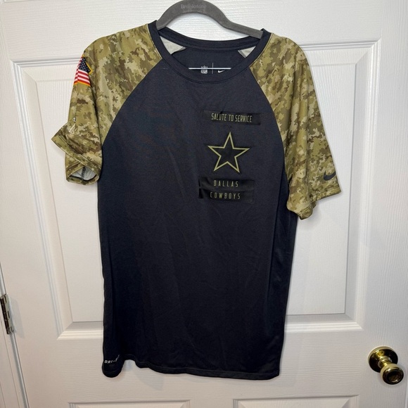 Nike On Field Dallas Cowboys Salute to Service Dry Fit T-Shirt Size Small EUC - Picture 1 of 6